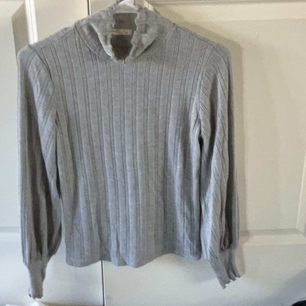 Gray Long Sleeve Ribbed Tee